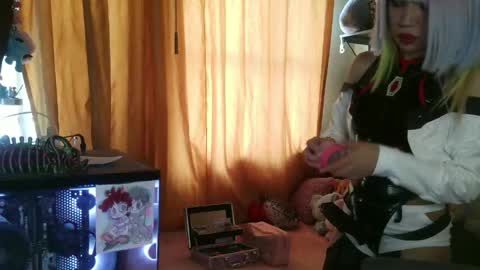 Snapshot of terraelowen chatting on May 12, 1:41 pm Terra Elowen online show from May 12, 1:41 pm