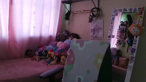 Snapshot of terraelowen chatting on May 14, 2:24 pm Terra Elowen online show from May 14, 2:24 pm