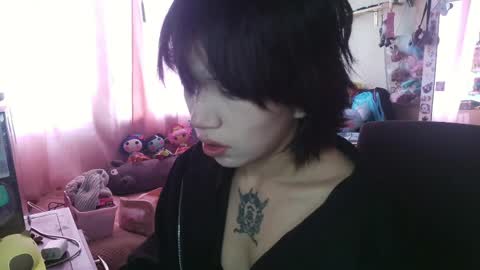 Snapshot of terraelowen chatting on June 3, 2:33 pm Terra Elowen online show from June 3, 2:33 pm