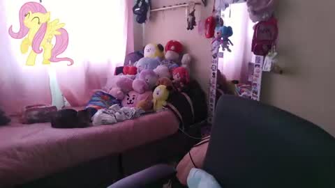 Snapshot of terraelowen chatting on July 24, 1:53 pm Terra Elowen online show from July 24, 1:53 pm