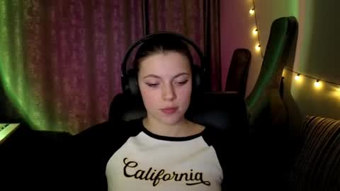 Anny Simpson online show from March 13, 6:03 pm