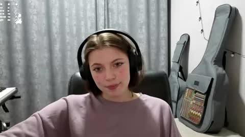 Snapshot of terranaufzinger chatting on May 5, 8:17 pm Anny Simpson online show from May 5, 8:17 pm