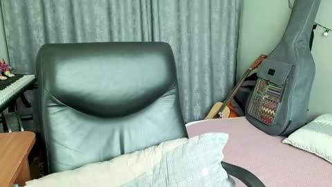 Snapshot of terranaufzinger chatting on May 20, 8:09 am Anny Simpson online show from May 20, 8:09 am