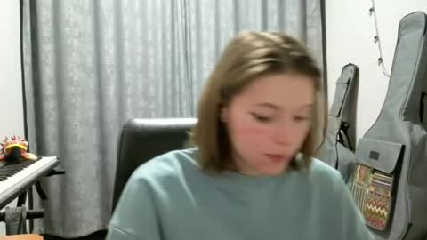 Snapshot of terranaufzinger chatting on May 22, 7:19 pm Anny Simpson online show from May 22, 7:19 pm