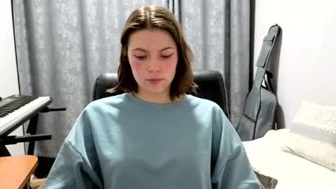 Snapshot of terranaufzinger chatting on June 2, 10:56 pm Anny Simpson online show from June 2, 10:56 pm