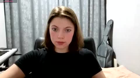 Snapshot of terranaufzinger chatting on June 19, 9:51 pm Anny Simpson online show from June 19, 9:51 pm