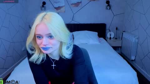 Tessa online show from March 9, 9:02 am