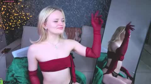 Tessa online show from April 26, 4:04 pm