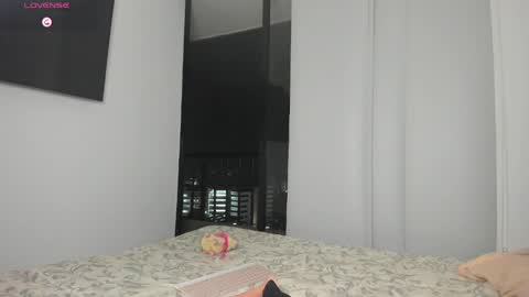 Snapshot of tessa_evanss chatting on June 3, 12:35 am Tessa online show from June 3, 12:35 am
