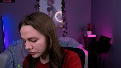 Snapshot of tessa_hit chatting on October 19, 9:37 pm Tessa online show from October 19, 9:37 pm