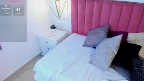 Snapshot of tessa_sinclaire chatting on October 1, 9:32 pm TERESA online show from October 1, 9:32 pm