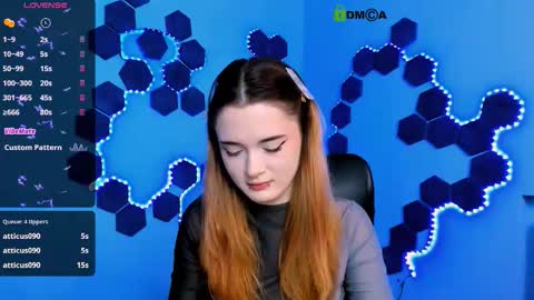 Snapshot of tessa_tea chatting on December 4, 8:17 pm tessa_tea online show from December 4, 8:17 pm