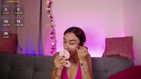 Snapshot of tessafoxie chatting on June 2, 12:29 pm Tessa foxie online show from June 2, 12:29 pm