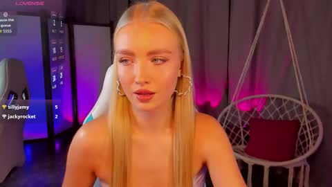 TessaHamilton online show from December 20, 8:21 am