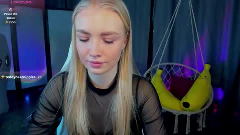 TessaHamilton online show from February 4, 7:47 am