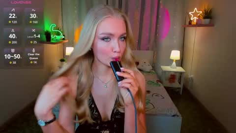 TessaHamilton online show from February 13, 2:35 pm