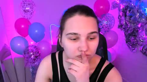 Tessa online show from February 4, 9:04 am