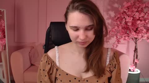 Snapshot of tessamill chatting on May 21, 5:36 am Tessa online show from May 21, 5:36 am