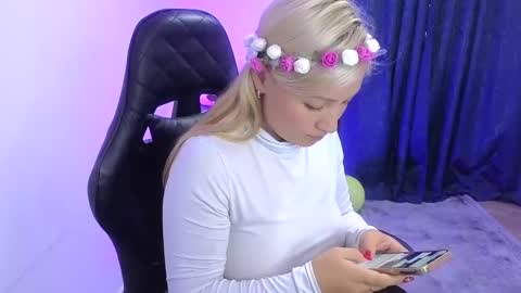 Snapshot of tessawhisnton chatting on December 17, 5:04 pm Tessy online show from December 17, 5:04 pm