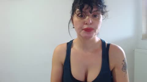 Snapshot of tessnaughty chatting on December 20, 9:11 am naughty tess online show from December 20, 9:11 am