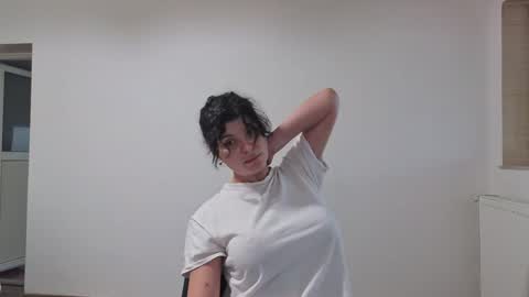 Snapshot of tessnaughty chatting on December 21, 9:33 am naughty tess online show from December 21, 9:33 am