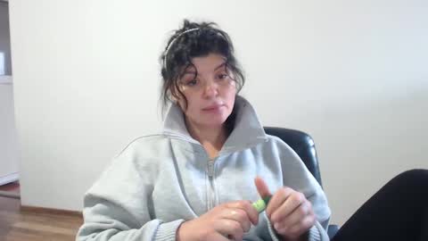 Snapshot of tessnaughty chatting on December 27, 9:28 am naughty tess online show from December 27, 9:28 am