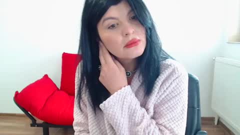 Snapshot of tessnaughty chatting on February 18, 8:27 am naughty tess online show from February 18, 8:27 am
