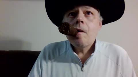 Snapshot of texancigar chatting on November 3, 4:58 am texancigar online show from November 3, 4:58 am