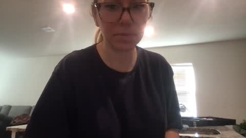 Snapshot of texas_blonde chatting on November 25, 7:36 pm Daphne Summers online show from November 25, 7:36 pm