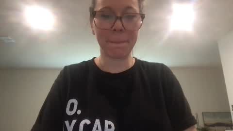 Snapshot of texas_blonde chatting on April 8, 7:03 pm Daphne Summers online show from April 8, 7:03 pm