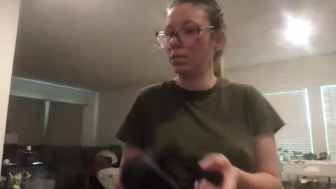 Snapshot of texas_blonde chatting on April 15, 6:15 pm Daphne Summers online show from April 15, 6:15 pm