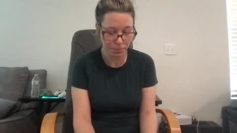 Snapshot of texas_blonde chatting on May 28, 4:15 pm Daphne Summers online show from May 28, 4:15 pm