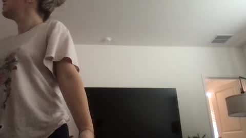 Snapshot of texas_blonde chatting on June 3, 2:44 pm Daphne Summers online show from June 3, 2:44 pm