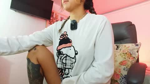 Snapshot of texas_curvykitten chatting on March 9, 9:02 am texas_curvykitten online show from March 9, 9:02 am