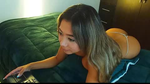 texas_curvykitten online show from May 23, 9:24 am