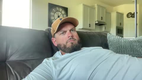 Snapshot of texaslife69 chatting on July 4, 6:14 pm Sir Texas Country online show from July 4, 6:14 pm