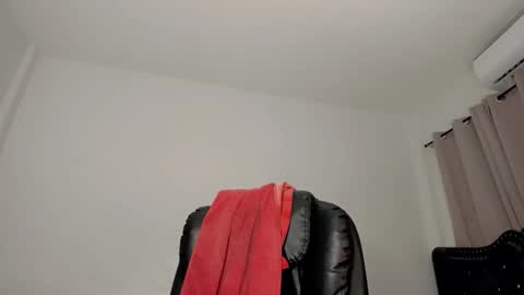 Snapshot of tgirl_luna69 chatting on May 15, 10:00 am Luna online show from May 15, 10:00 am