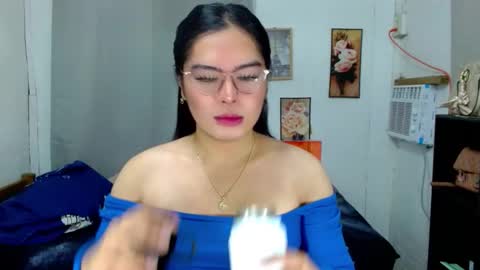 tgirlselena online show from December 3, 2:15 pm