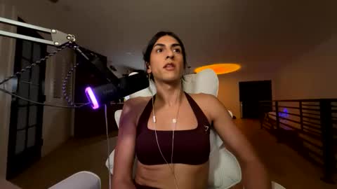 babygirlmami online show from April 25, 8:06 am