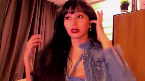 Snapshot of th3r3sa chatting on December 2, 11:51 pm th3r3sa online show from December 2, 11:51 pm