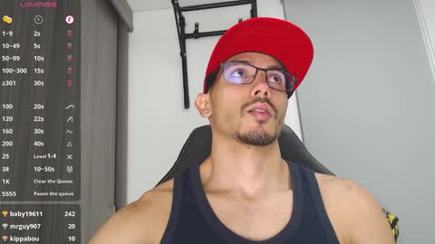 Snapshot of th_russ chatting on February 11, 7:59 pm INSTAGRAM Th1rss online show from February 11, 7:59 pm