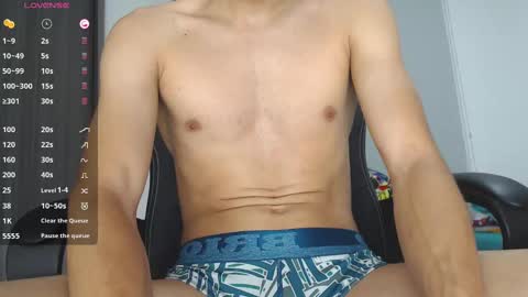 Snapshot of th_russ chatting on March 7, 12:34 pm INSTAGRAM Th1rss online show from March 7, 12:34 pm