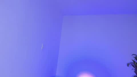 Snapshot of thadeo_king chatting on May 10, 2:17 am thadeo_king online show from May 10, 2:17 am