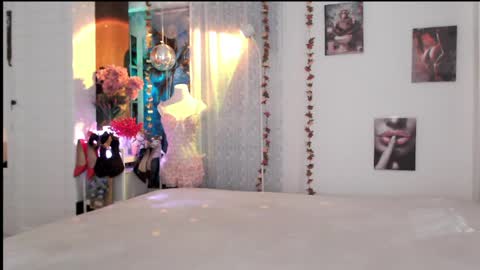 Snapshot of thaidream25 chatting on May 23, 3:23 am Ana online show from May 23, 3:23 am