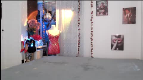 Snapshot of thaidream25 chatting on June 13, 3:15 am Ana online show from June 13, 3:15 am