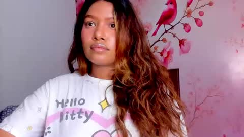 Snapshot of thais_waldrof chatting on June 15, 5:09 am Andreina online show from June 15, 5:09 am