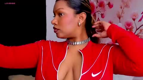 Snapshot of thais_waldrof chatting on July 18, 5:33 am Andreina online show from July 18, 5:33 am