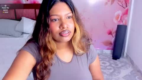 Snapshot of thais_waldrof chatting on July 23, 6:11 am Andreina online show from July 23, 6:11 am