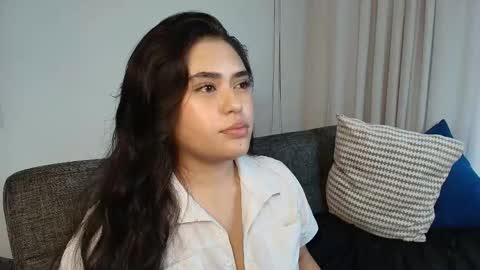 Snapshot of thaisadara24 chatting on May 20, 10:05 pm T H A I S online show from May 20, 10:05 pm