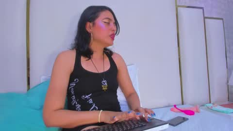 Snapshot of thalia888_ chatting on October 13, 7:14 pm thalia888_ online show from October 13, 7:14 pm
